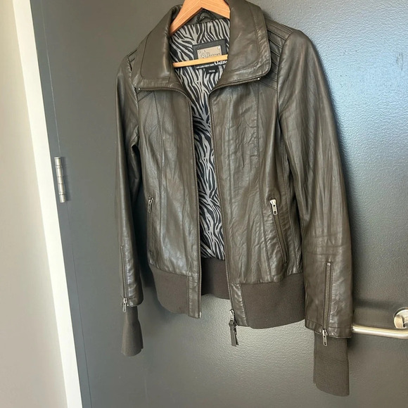 Mackage for Aritzia NWOT land skin leather coat XS in dark olive green. Amazing! - Picture 7 of 16